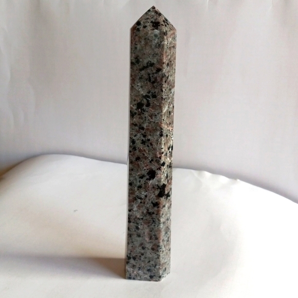 Yooperlite Crystal Tower. - Picture 3 of 8